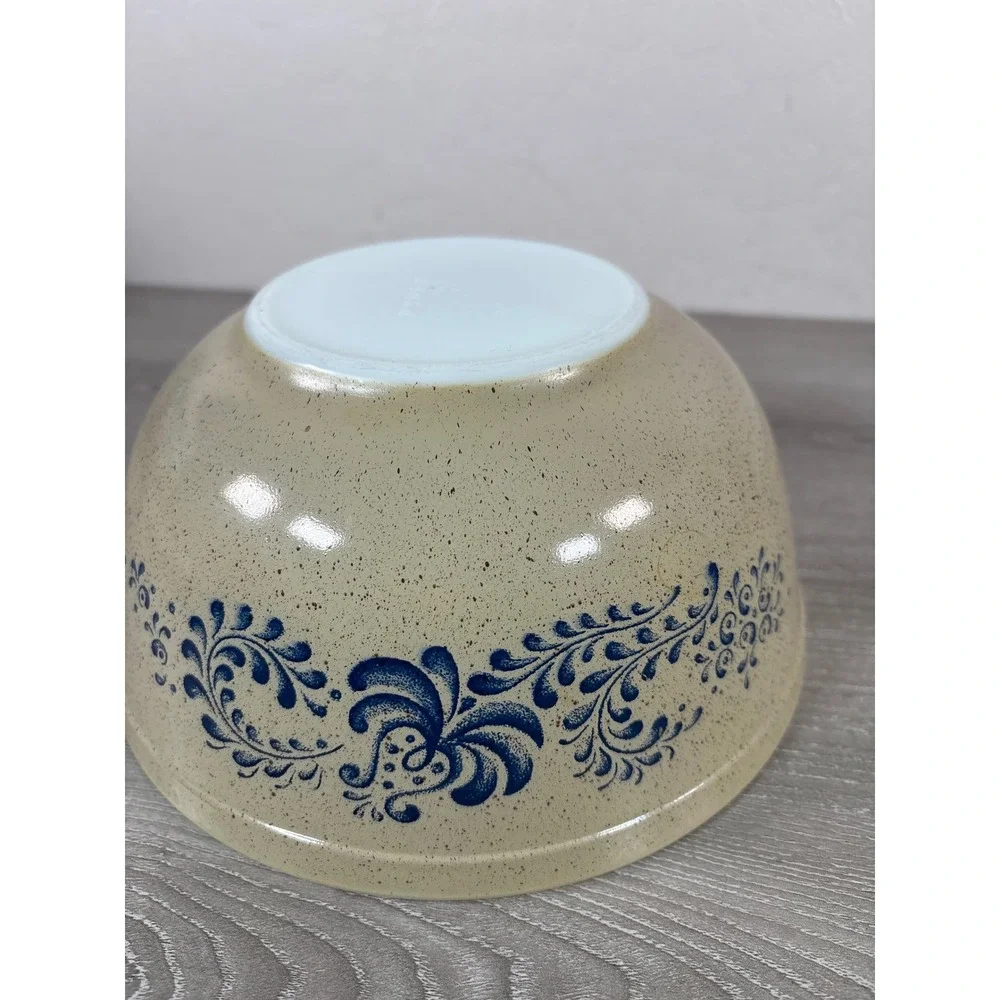 Vintage Pyrex Homestead Mixing Bowl 403 2.5L Tan Speckled Blue Floral Milk Glass